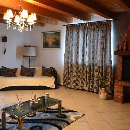 Вилла Casa Ricciotti Tritenii de Jos Экстерьер фото
